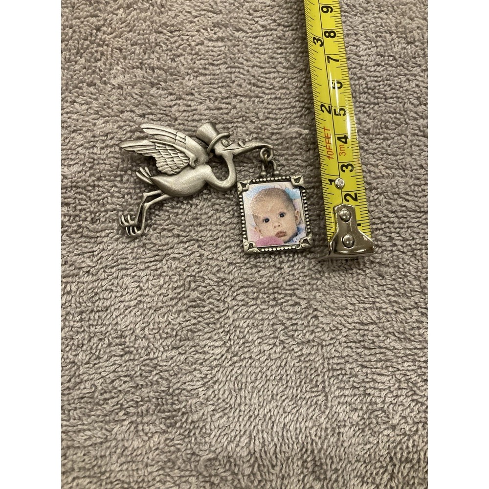 Vintage Stork Baby Photo Brooch Mid Century Baby Announcement Pin Silver Tone - Picture 6 of 6